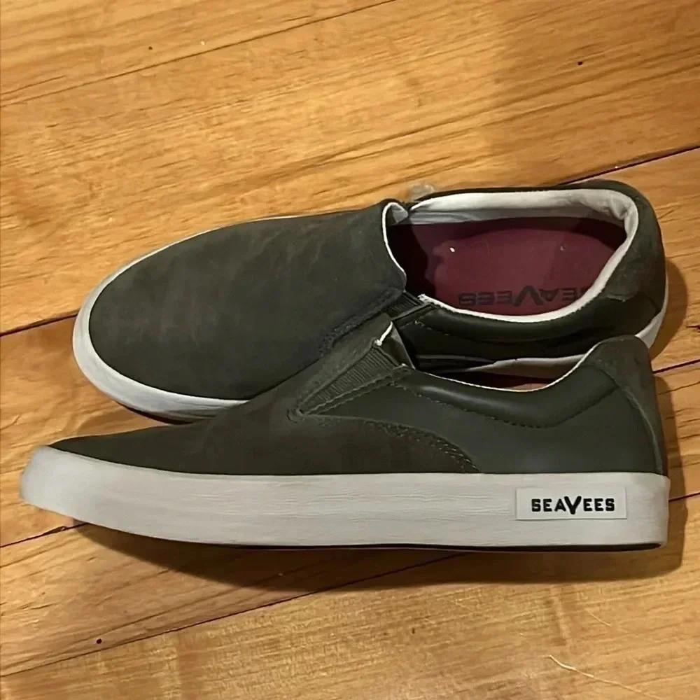 SeaVees Hawthorne WOMENS Slip On Green Cushy memory foam sneaker 7.5